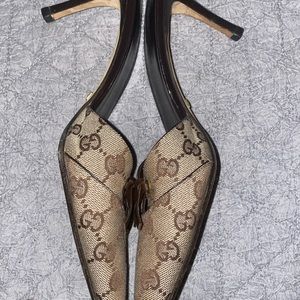 Gucci monogram canvas Kitten heels size 9B